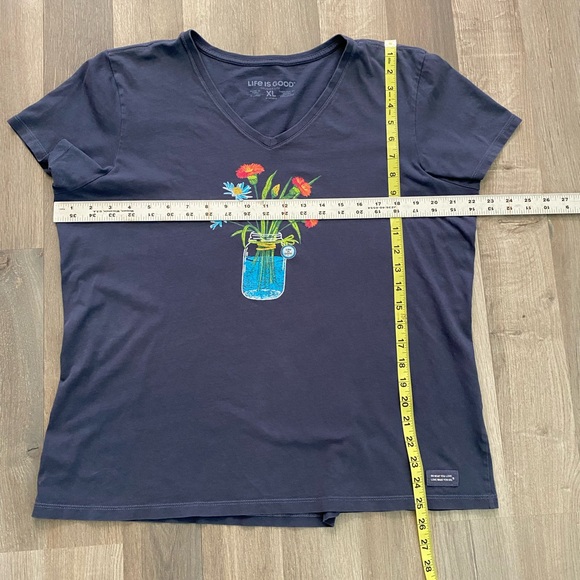 Life Is Good Shirt Women's X-Large Gray Short Sleeves Tee Flowers In Jar - Picture 3 of 10